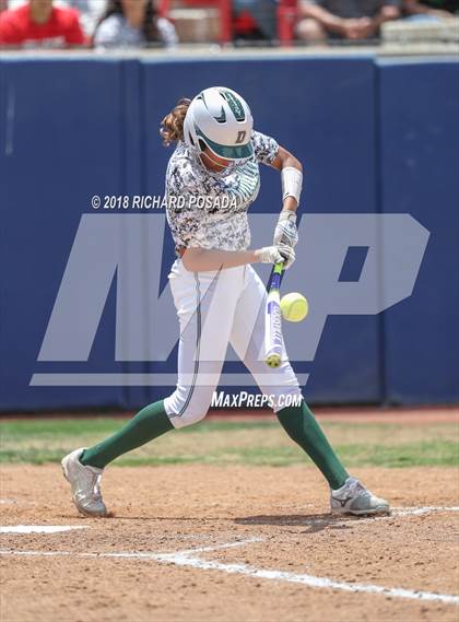 Thumbnail 1 in Dinuba vs. Selma (CIF DIII Final) photogallery.