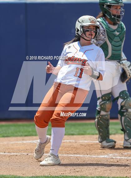 Thumbnail 1 in Dinuba vs. Selma (CIF DIII Final) photogallery.