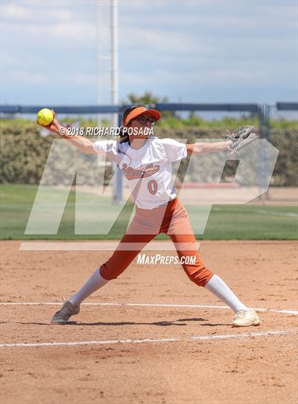 Thumbnail 1 in Dinuba vs. Selma (CIF DIII Final) photogallery.