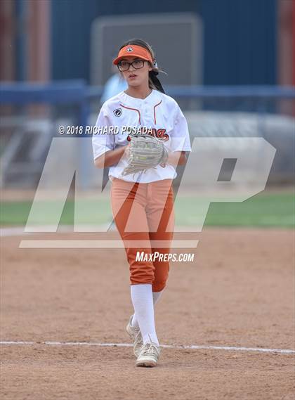 Thumbnail 2 in Dinuba vs. Selma (CIF DIII Final) photogallery.