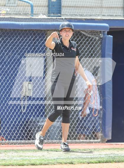 Thumbnail 2 in Dinuba vs. Selma (CIF DIII Final) photogallery.