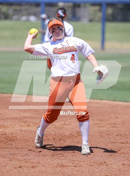 Thumbnail 1 in Dinuba vs. Selma (CIF DIII Final) photogallery.