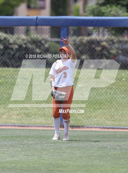 Thumbnail 2 in Dinuba vs. Selma (CIF DIII Final) photogallery.