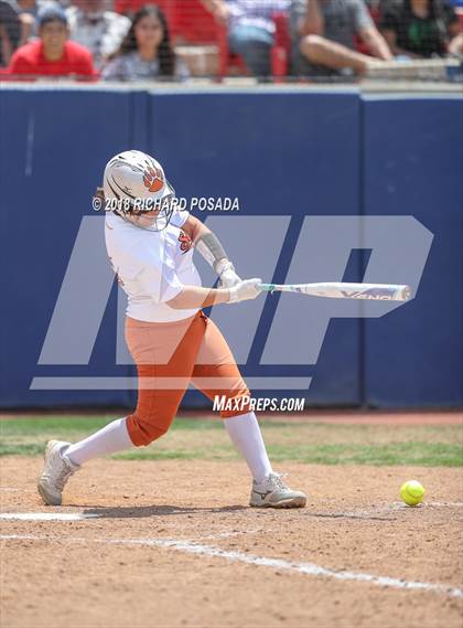 Thumbnail 3 in Dinuba vs. Selma (CIF DIII Final) photogallery.
