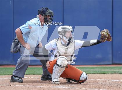 Thumbnail 2 in Dinuba vs. Selma (CIF DIII Final) photogallery.