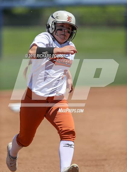 Thumbnail 1 in Dinuba vs. Selma (CIF DIII Final) photogallery.