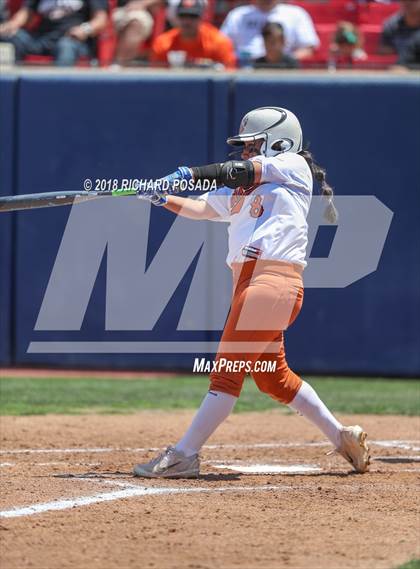Thumbnail 2 in Dinuba vs. Selma (CIF DIII Final) photogallery.