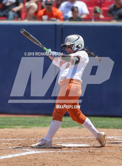 Thumbnail 3 in Dinuba vs. Selma (CIF DIII Final) photogallery.