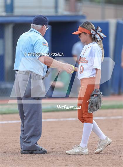 Thumbnail 1 in Dinuba vs. Selma (CIF DIII Final) photogallery.