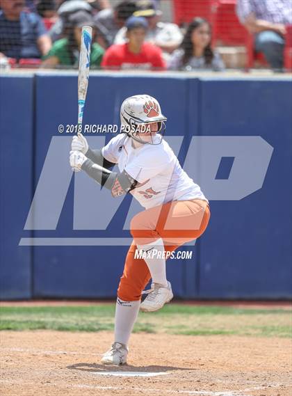 Thumbnail 1 in Dinuba vs. Selma (CIF DIII Final) photogallery.