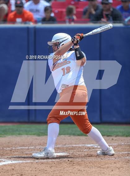 Thumbnail 1 in Dinuba vs. Selma (CIF DIII Final) photogallery.