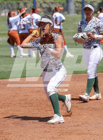 Thumbnail 3 in Dinuba vs. Selma (CIF DIII Final) photogallery.