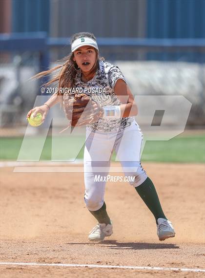 Thumbnail 1 in Dinuba vs. Selma (CIF DIII Final) photogallery.