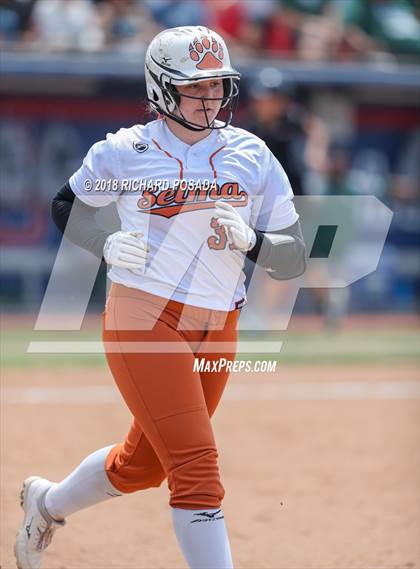 Thumbnail 1 in Dinuba vs. Selma (CIF DIII Final) photogallery.