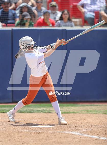 Thumbnail 1 in Dinuba vs. Selma (CIF DIII Final) photogallery.