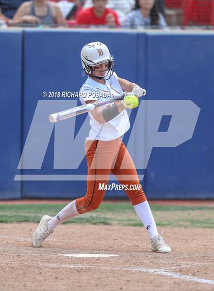 Thumbnail 2 in Dinuba vs. Selma (CIF DIII Final) photogallery.