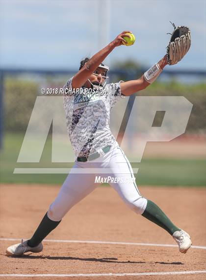 Thumbnail 3 in Dinuba vs. Selma (CIF DIII Final) photogallery.