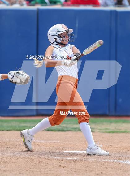 Thumbnail 2 in Dinuba vs. Selma (CIF DIII Final) photogallery.
