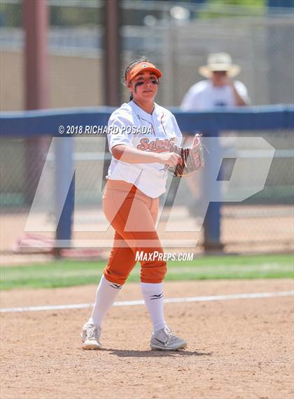 Thumbnail 3 in Dinuba vs. Selma (CIF DIII Final) photogallery.