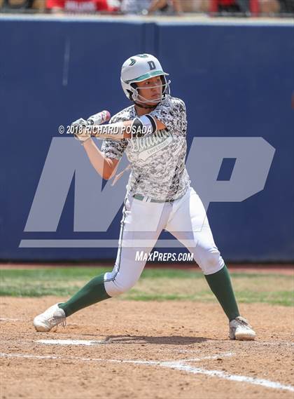 Thumbnail 2 in Dinuba vs. Selma (CIF DIII Final) photogallery.
