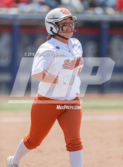 Thumbnail 1 in Dinuba vs. Selma (CIF DIII Final) photogallery.
