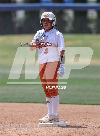 Thumbnail 1 in Dinuba vs. Selma (CIF DIII Final) photogallery.