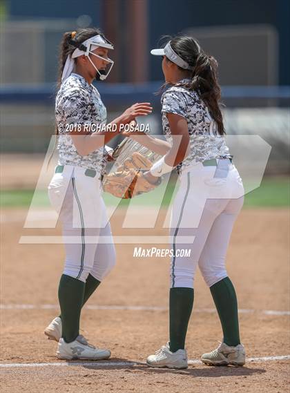 Thumbnail 1 in Dinuba vs. Selma (CIF DIII Final) photogallery.