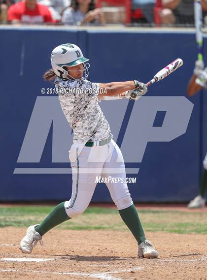 Thumbnail 2 in Dinuba vs. Selma (CIF DIII Final) photogallery.