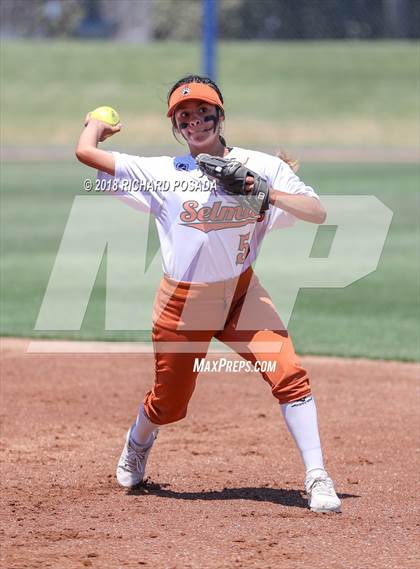 Thumbnail 3 in Dinuba vs. Selma (CIF DIII Final) photogallery.