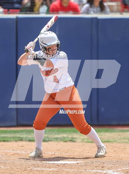 Thumbnail 3 in Dinuba vs. Selma (CIF DIII Final) photogallery.