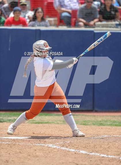 Thumbnail 2 in Dinuba vs. Selma (CIF DIII Final) photogallery.