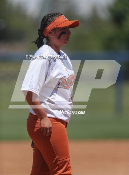 Thumbnail 3 in Dinuba vs. Selma (CIF DIII Final) photogallery.