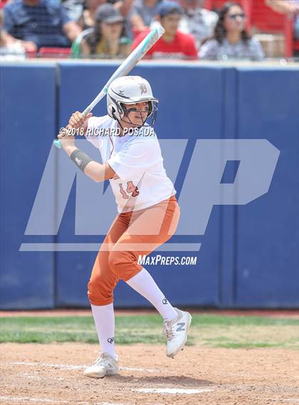 Thumbnail 2 in Dinuba vs. Selma (CIF DIII Final) photogallery.