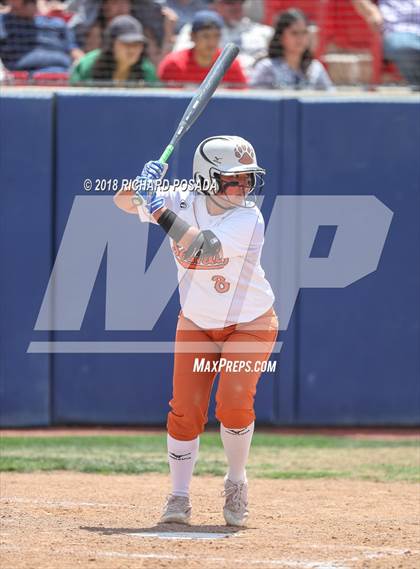 Thumbnail 1 in Dinuba vs. Selma (CIF DIII Final) photogallery.