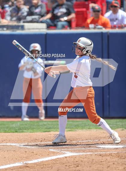 Thumbnail 1 in Dinuba vs. Selma (CIF DIII Final) photogallery.