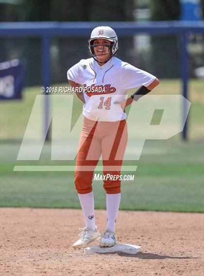 Thumbnail 2 in Dinuba vs. Selma (CIF DIII Final) photogallery.