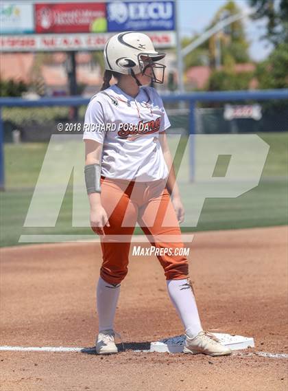 Thumbnail 2 in Dinuba vs. Selma (CIF DIII Final) photogallery.
