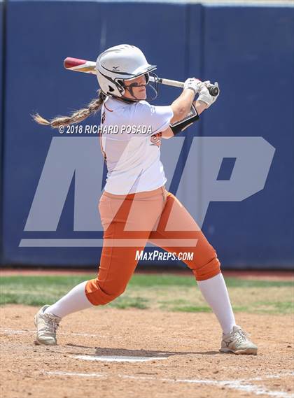 Thumbnail 3 in Dinuba vs. Selma (CIF DIII Final) photogallery.