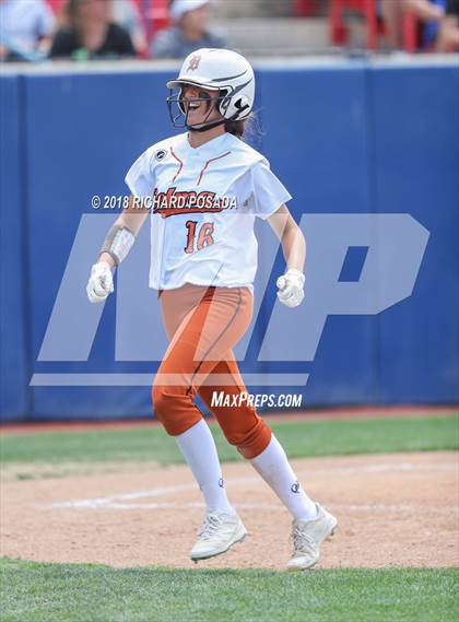 Thumbnail 2 in Dinuba vs. Selma (CIF DIII Final) photogallery.