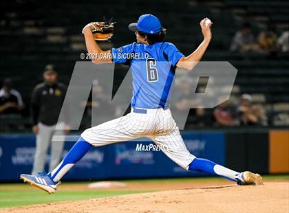 Thumbnail 3 in Salpointe Catholic vs Mesquite (AIA 4A Final) photogallery.