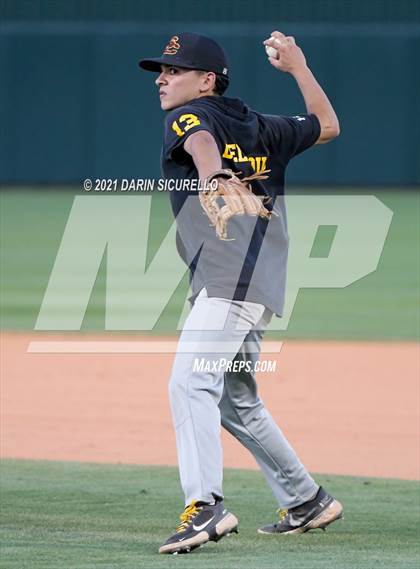 Thumbnail 1 in Salpointe Catholic vs Mesquite (AIA 4A Final) photogallery.