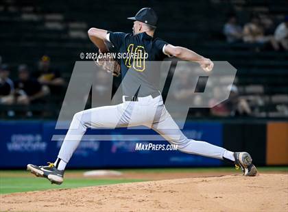 Thumbnail 3 in Salpointe Catholic vs Mesquite (AIA 4A Final) photogallery.