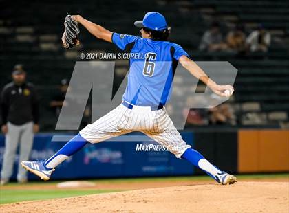 Thumbnail 2 in Salpointe Catholic vs Mesquite (AIA 4A Final) photogallery.