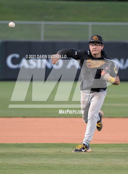 Thumbnail 3 in Salpointe Catholic vs Mesquite (AIA 4A Final) photogallery.