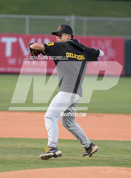 Thumbnail 1 in Salpointe Catholic vs Mesquite (AIA 4A Final) photogallery.