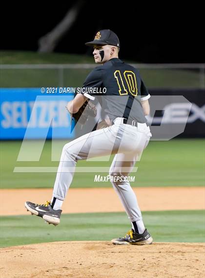 Thumbnail 1 in Salpointe Catholic vs Mesquite (AIA 4A Final) photogallery.