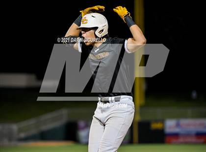 Thumbnail 1 in Salpointe Catholic vs Mesquite (AIA 4A Final) photogallery.