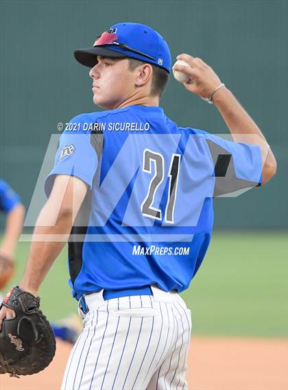 Thumbnail 2 in Salpointe Catholic vs Mesquite (AIA 4A Final) photogallery.