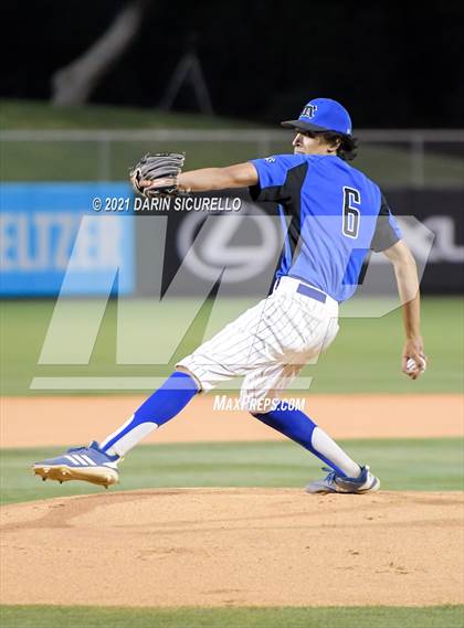 Thumbnail 2 in Salpointe Catholic vs Mesquite (AIA 4A Final) photogallery.