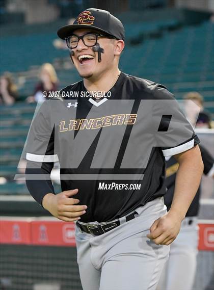 Thumbnail 2 in Salpointe Catholic vs Mesquite (AIA 4A Final) photogallery.